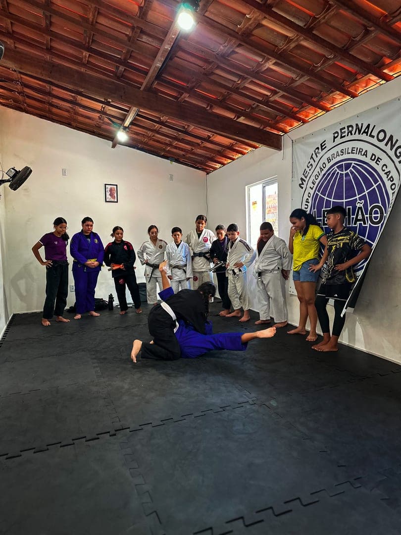 Atletas do Bem — crianças em treino